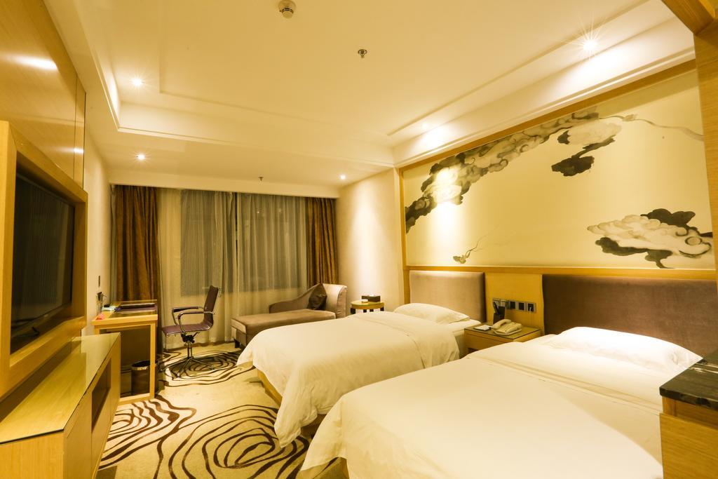 V8 Hotel Train Station Guangzhou Exteriör bild